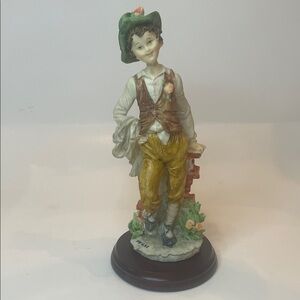 Giuseppe Armani Capodimonte Charming Porcelain Figurine